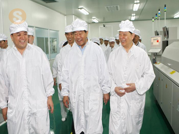 2009年6月11日時任中共中央政治局常委、全國政協主席賈慶林同志蒞臨公司視察